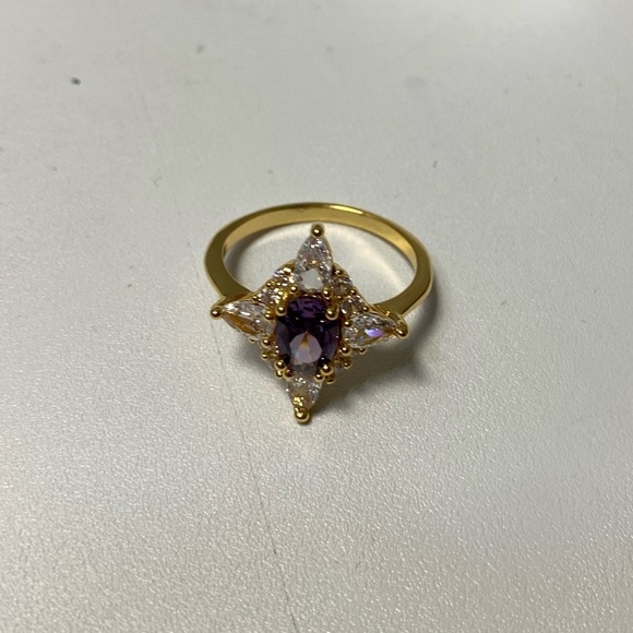 Gold Plated with Amethyst purple coloured middle stone ring - size 7 - Picture 5 of 5